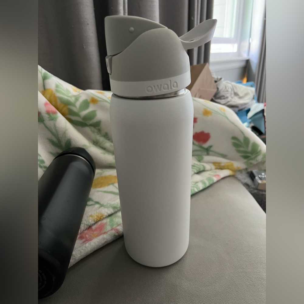 White owala 32 oz perfect condition